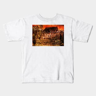 Old House on the pond Kids T-Shirt